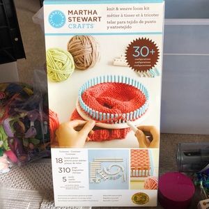 NEW Martha Stewart Crafts Knit and Weave loom kit